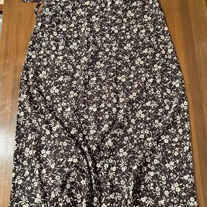 Dress Forum Los Angeles Floral Tie-Front 90s Midi Skirt